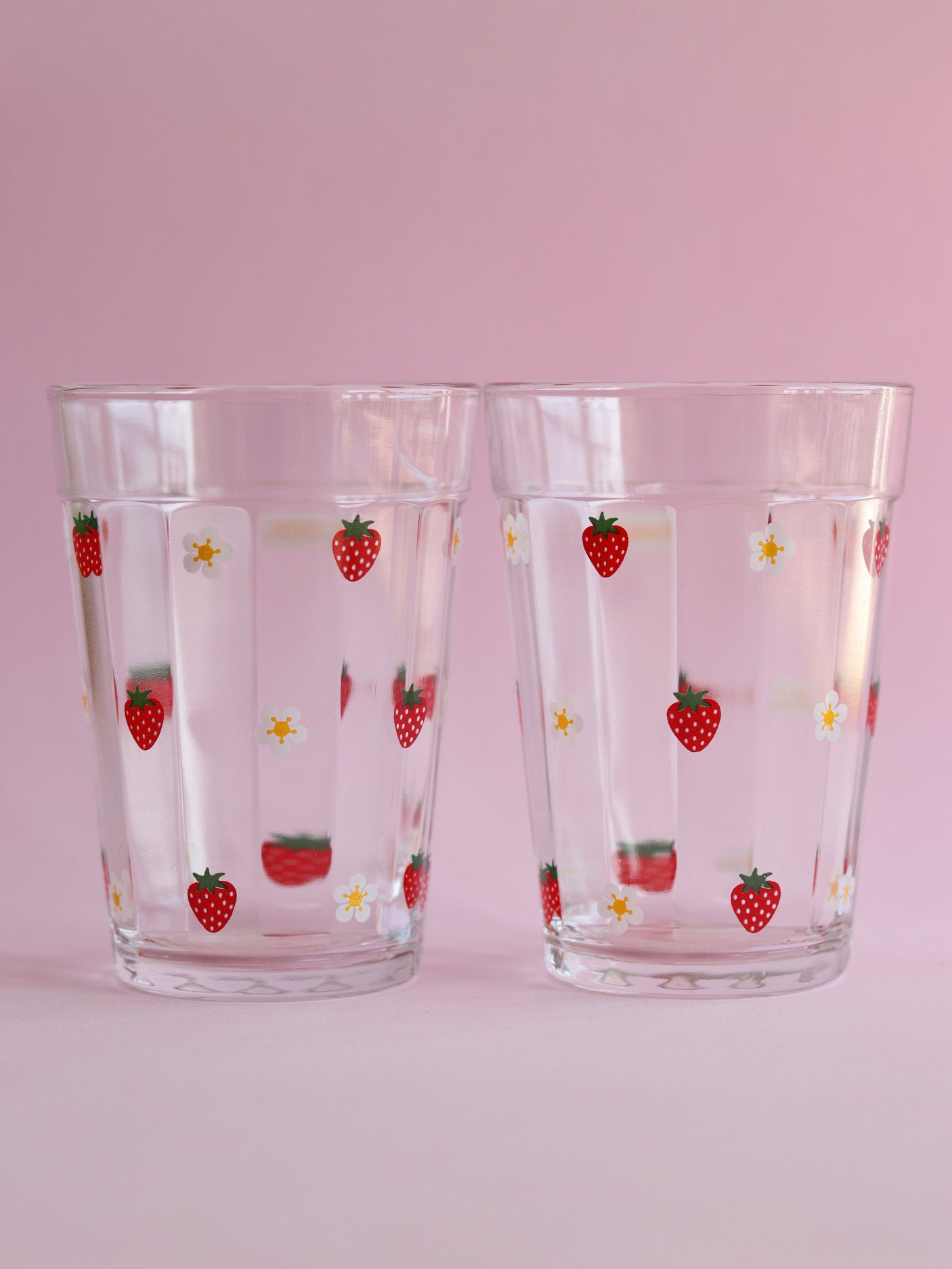 Set 2 Strawberry Glasses 190ml