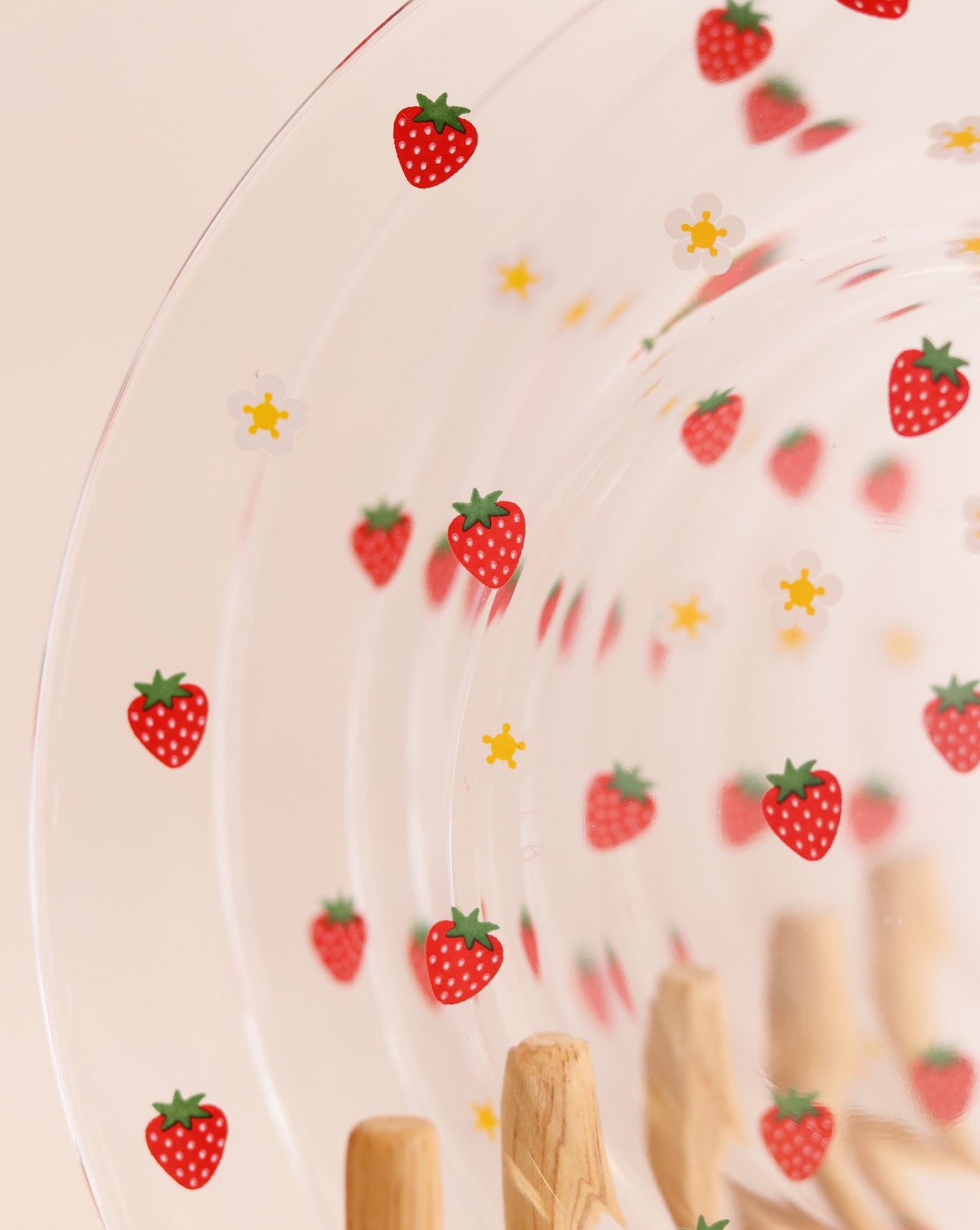 Set 4 Strawberry Dessert Plates